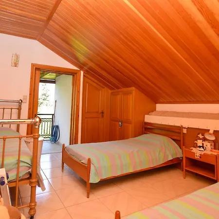 Agios Konstantinos Peaceful 3bdr Apartment