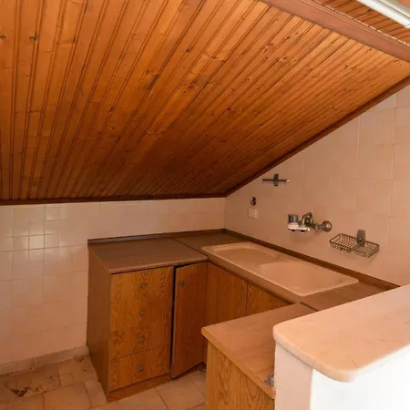 Agios Konstantinos Peaceful 3bdr Lägenhet