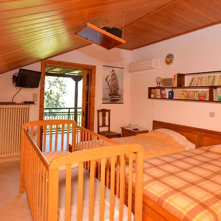 Agios Konstantinos Peaceful 3bdr Lägenhet