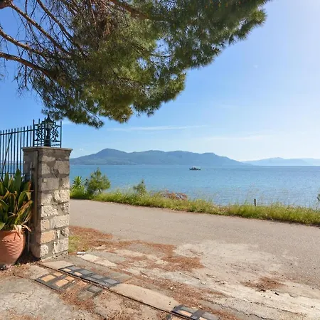 Agios Konstantinos Peaceful 3bdr Lägenhet