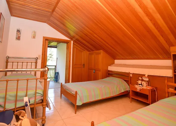 Agios Konstantinos Peaceful 3bdr Appartement