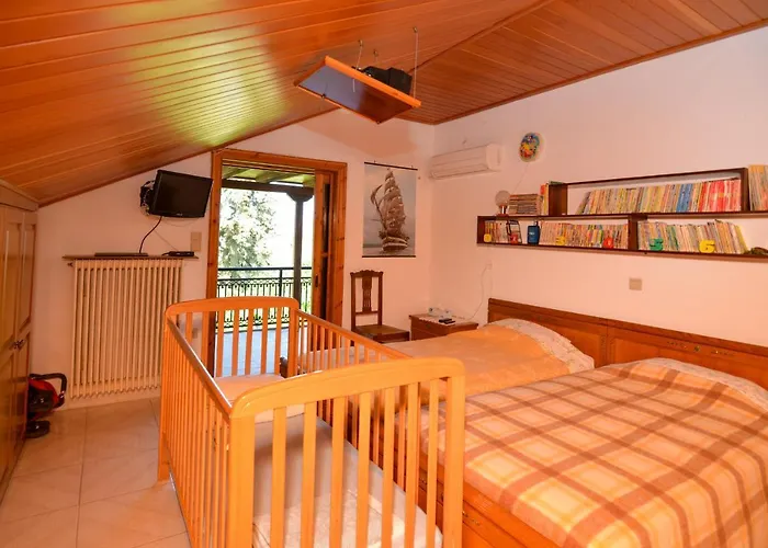 Agios Konstantinos Peaceful 3bdr Appartement