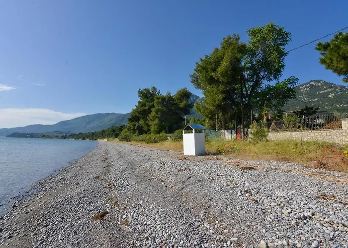 Agios Konstantinos Peaceful 3bdr Appartement